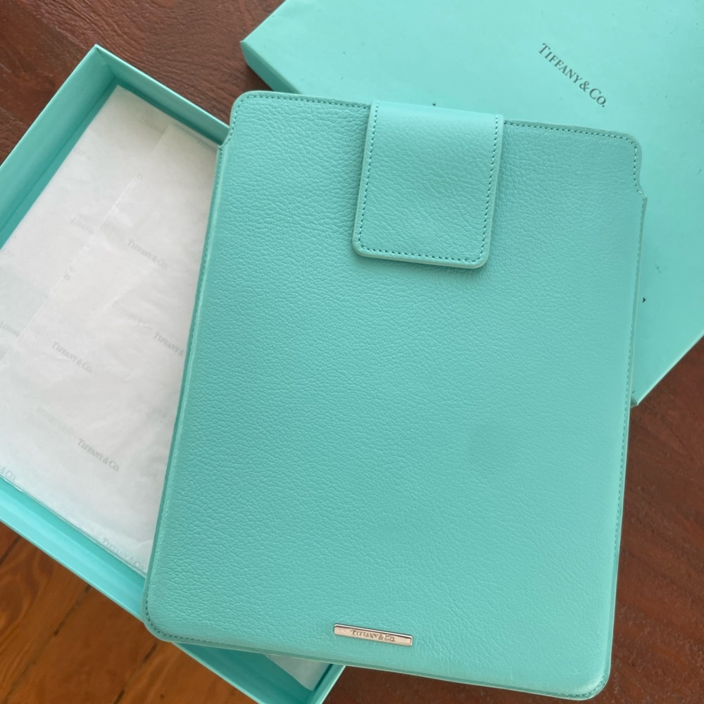 Tiffany & Co. Leather grain iPad cover